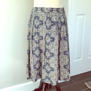 Adorable denim patterned skirt